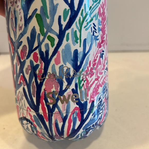 Lilly Pulitzer x Swell Limited Ed. Water Bottle - Picture 3 of 4